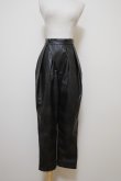 画像1: DECO depuis 1985 FAKE LEATHER TUCK PANTS (1)